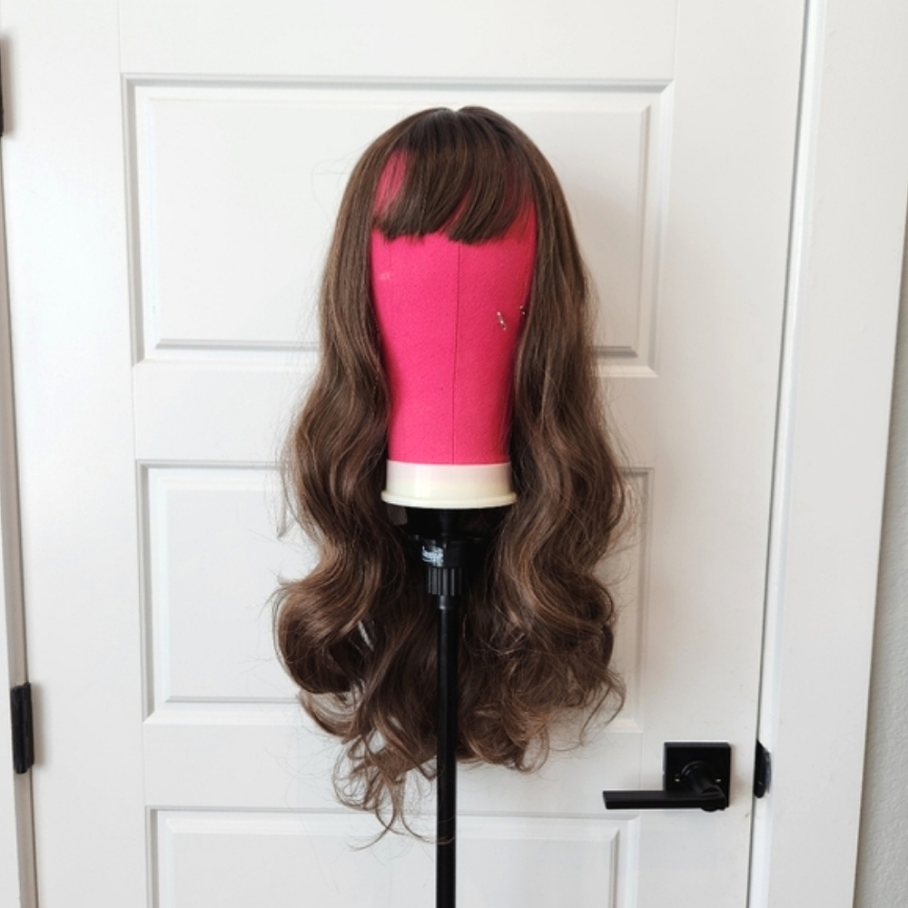 NWT Synthetic Brunette Wig